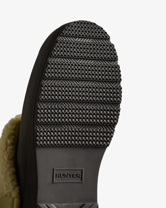 mujer jugar zuecos aislados de piel de oveja vegana 6284260 Hunter