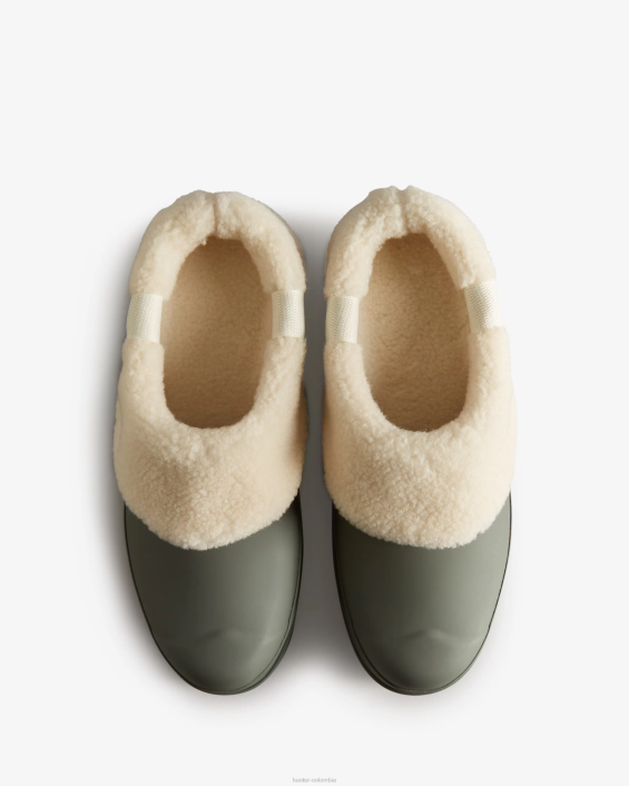 mujer jugar zuecos aislados de piel de oveja vegana 6284329 Hunter